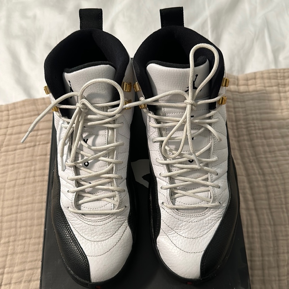 Jordan 12 2013 Taxis men’s basketball sneakers size 8